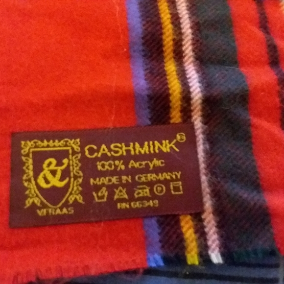 Cashmink Scarf. - Picture 4 of 4